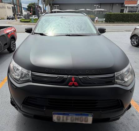 MITSUBISHI OUTLANDER 3.0 GT 4X4 V6 24V GASOLINA 4P AUTOMÁTICO MITSUBISHI OUTLANDER 3.0 GT 4X4 V6 24V GASOLINA 4P AUTOMÁTICO
